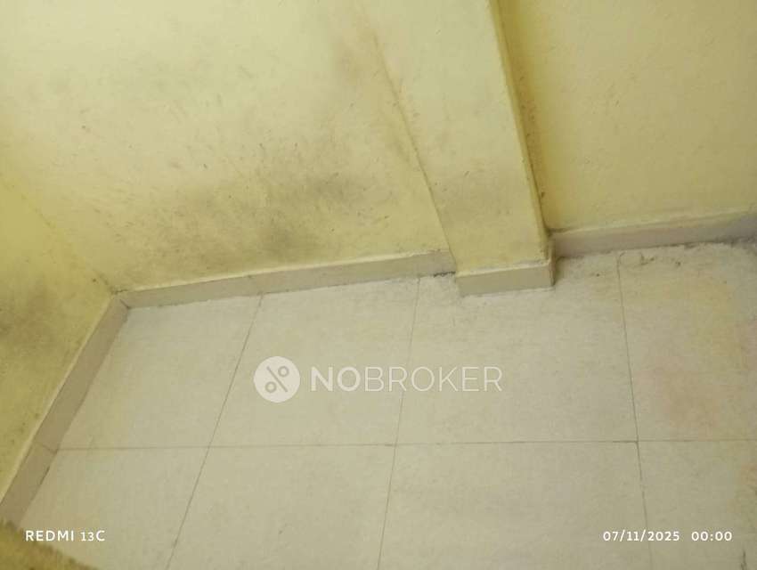 1 RK House for Rent  In Satyam Theatre Circle