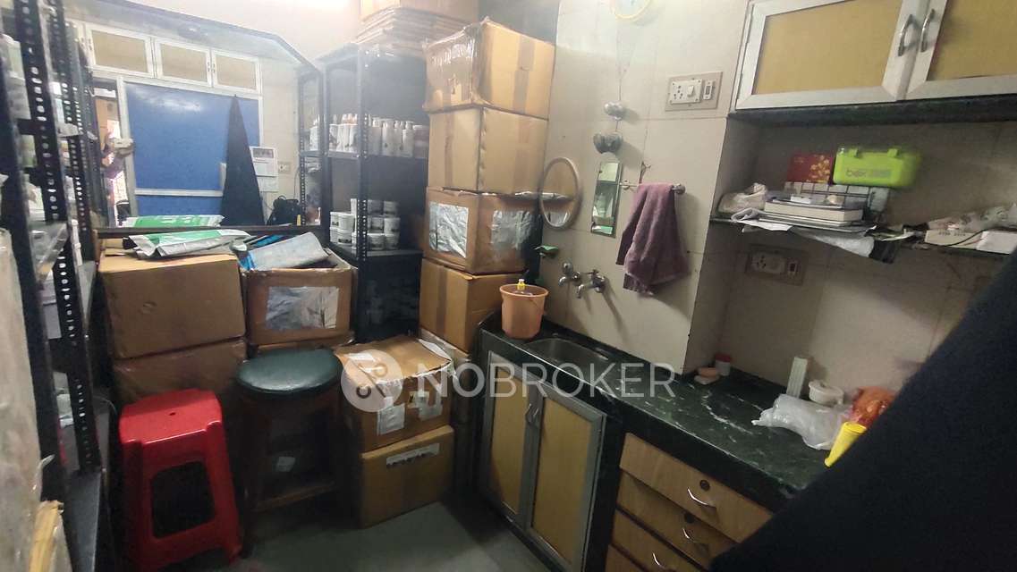 Shop in Byculla, Mumbai for sale 