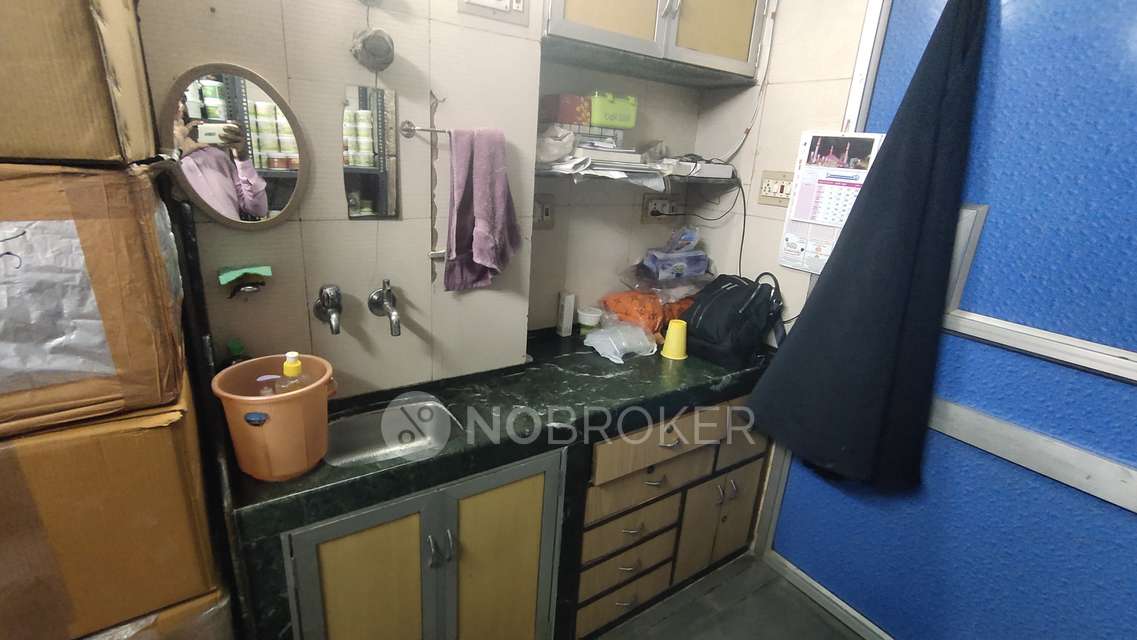 Shop in Byculla, Mumbai for sale 