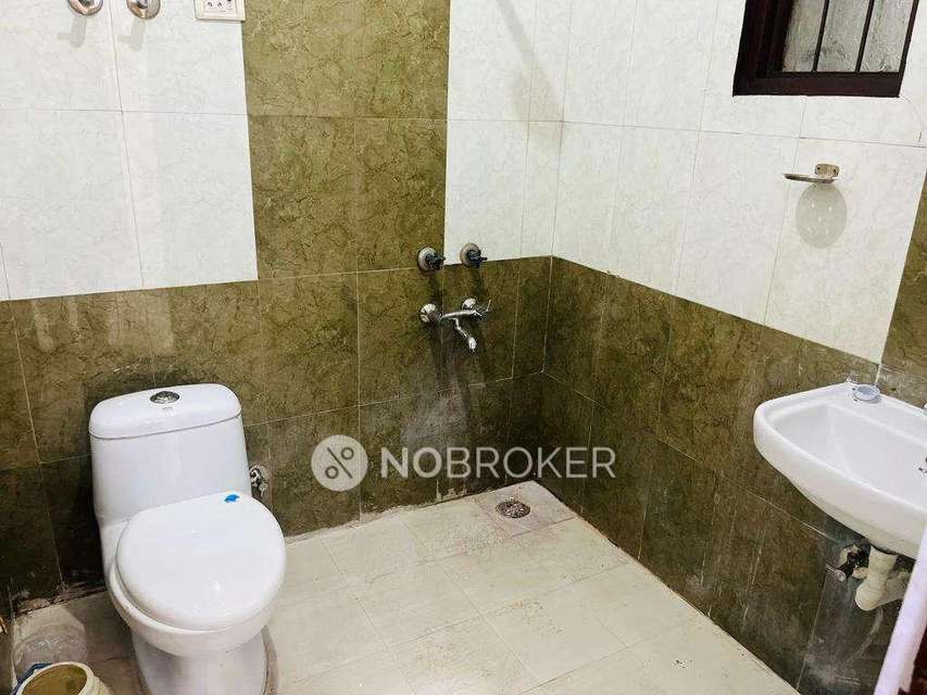 3 BHK Villa In Shakti Khand 4 Lane No. 9, Lane Number 9 For Sale  In Indirapuram