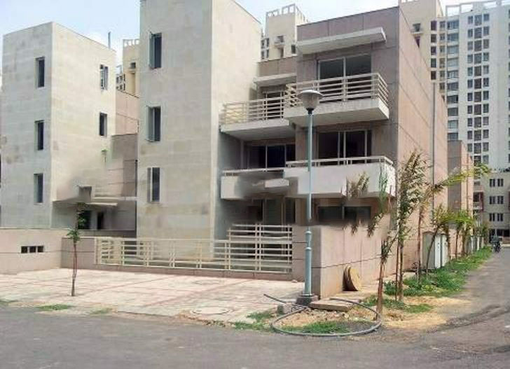 Unitech Nirvana Country Cedar Crest