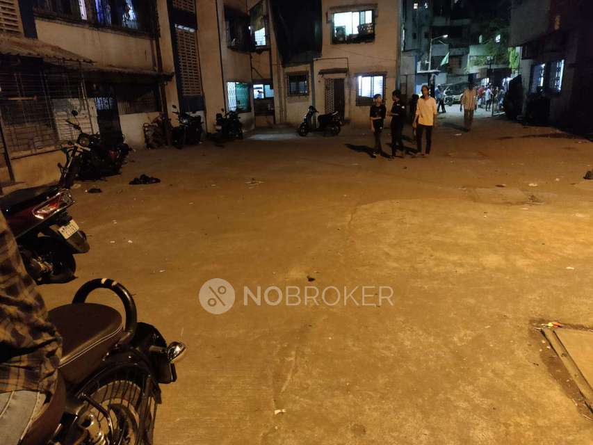 4+ BHK Flat In Standalone  Building  For Sale  In Thane