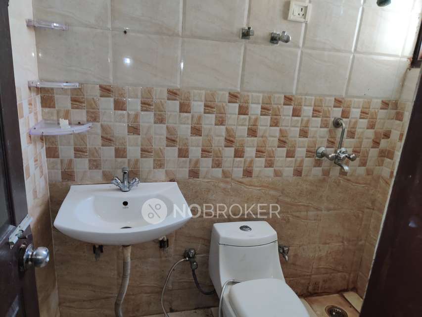 2 BHK Flat In Mahaluxmi Tower For Sale  In Kaushambi