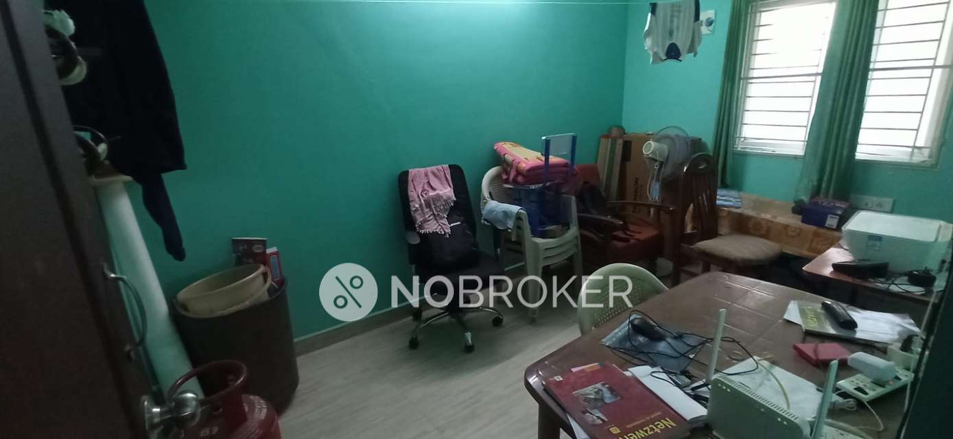 2 BHK Flat In Saradeuz Paradise For Sale  In Perumbakkam