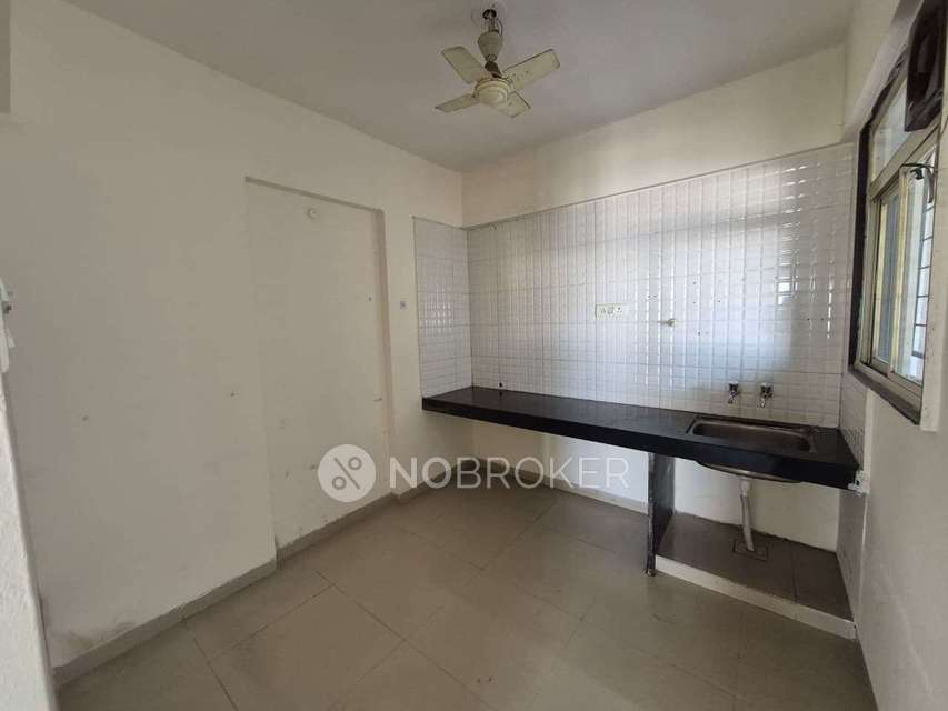 1 BHK Flat In Society for Rent  In Silver Oaks