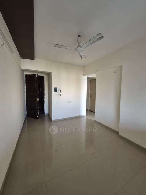 1 BHK Flat In Society for Rent  In Silver Oaks