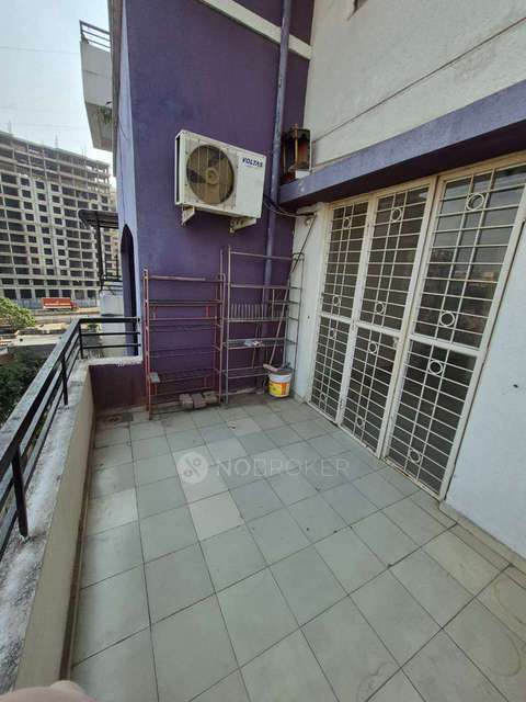 1 BHK Flat In Society for Rent  In Silver Oaks