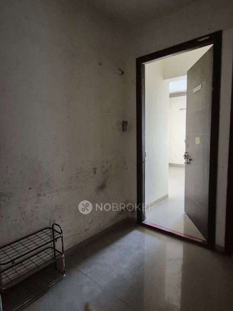 1 BHK Flat In Society for Rent  In Silver Oaks