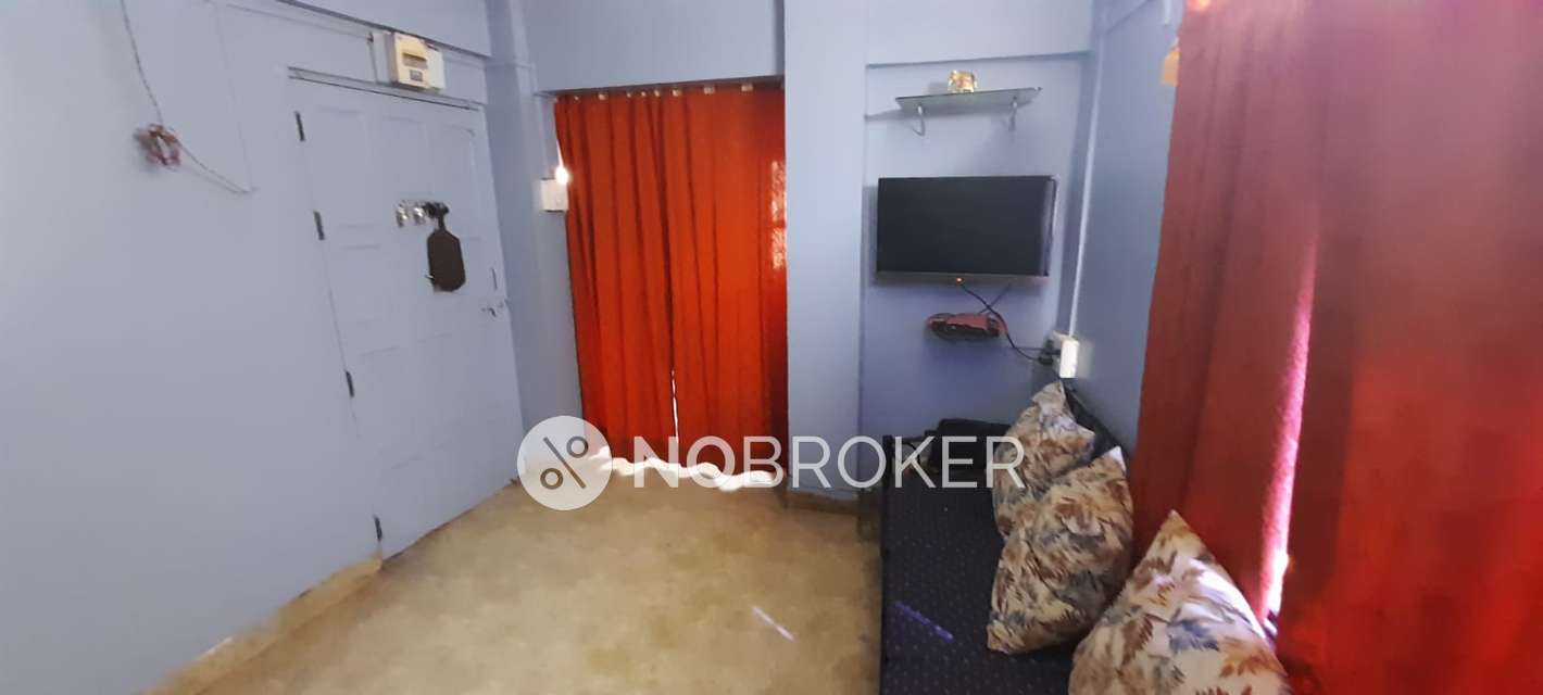 2 BHK Flat In Shree Gajanan Apartment, Shukruwar Peth For Sale  In Aakra Maruti Chowk