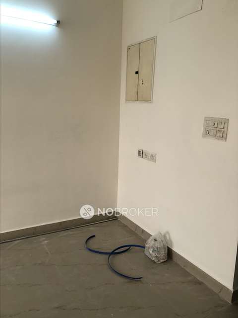 2 BHK Flat In The Royal Castle Apartments  For Sale  In Thirumudivakkam