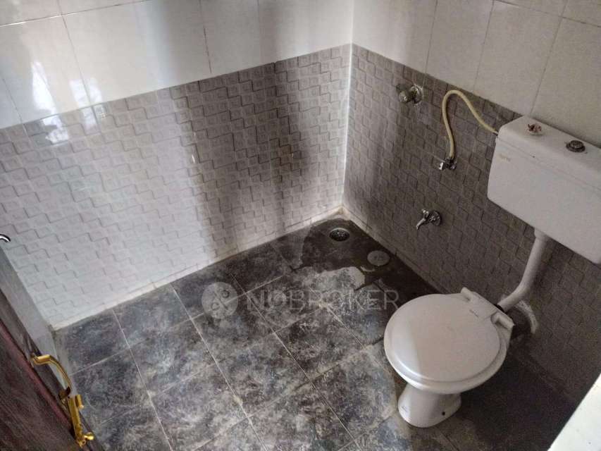 2 BHK Flat In Mhada Complex  For Sale  In Yashwant Nagar