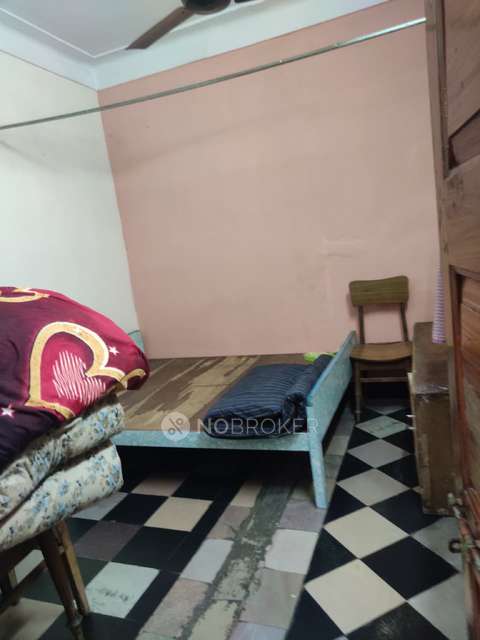 2 BHK Flat In M.v Plaza for Rent  In Momatos 
