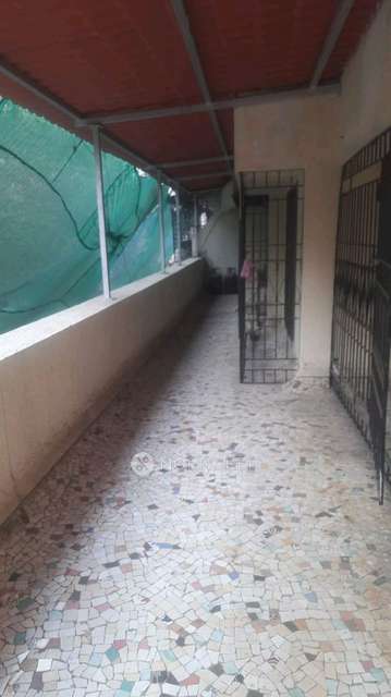 2 BHK Flat In Laxmi Classic Bldg For Sale  In Mira Road East