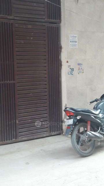 3 BHK Flat In Standalone Building  For Sale  In Rohini