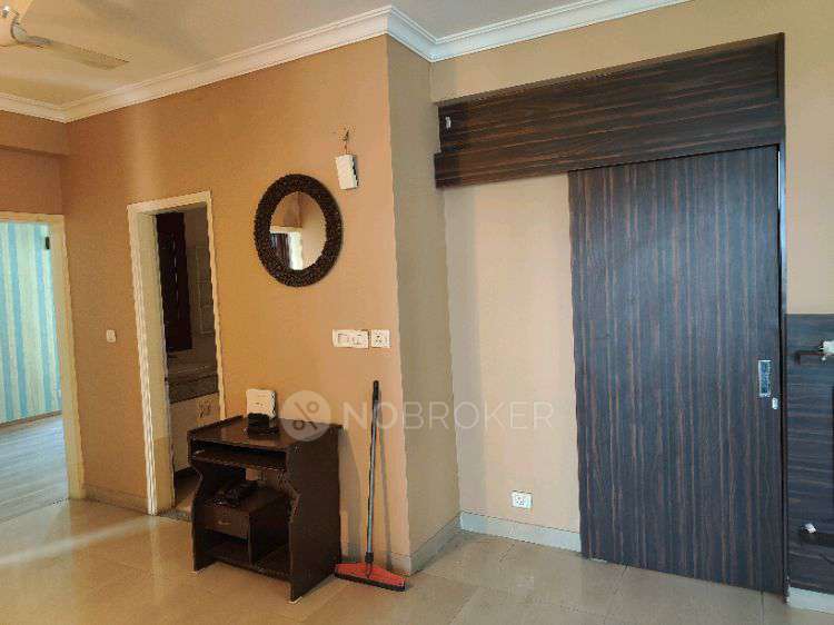 2 BHK Flat In Raheja Shilas  for Rent  In Sector 109