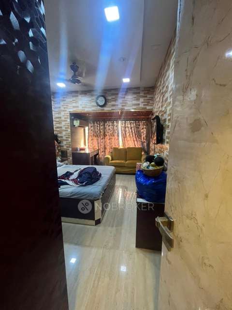 2 BHK Flat In Standlone Building For Sale  In Chembur