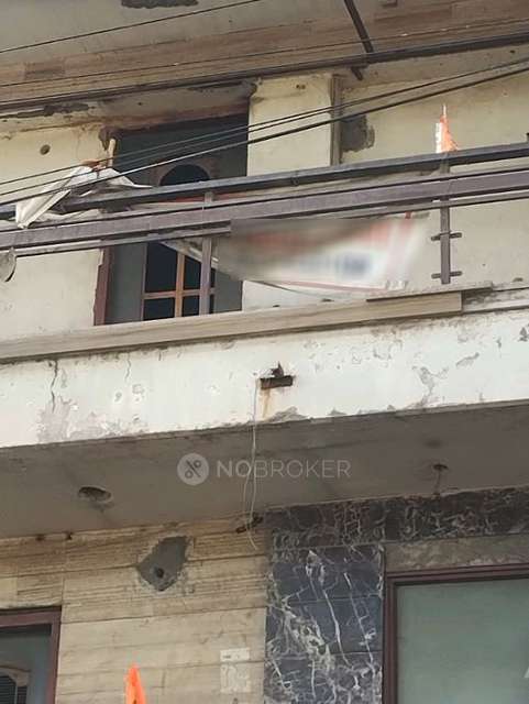 Showroom in  Anand Vihar, Delhi for Rent 