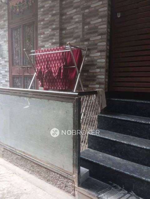 1 RK House for Rent  In Moti Bagh