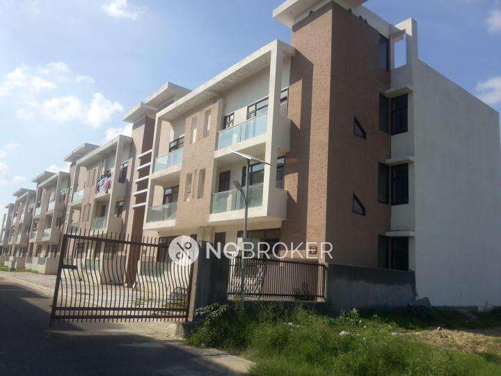 4+ BHK Flat In Aarvanss Royal Residency For Sale  In Lal Kuan