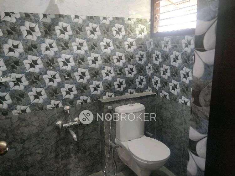 4+ BHK Flat In Standalone Building  For Sale  In Ramamurthy Nagar