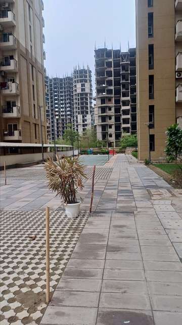 2 BHK Flat In Nimbus Express Park View For Sale  In Yamuna Expressway