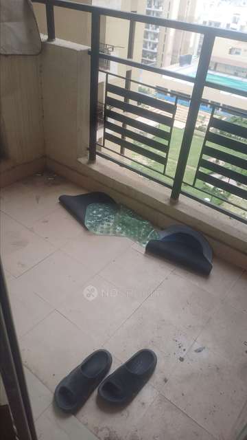 2 BHK Flat In Nimbus Express Park View For Sale  In Yamuna Expressway