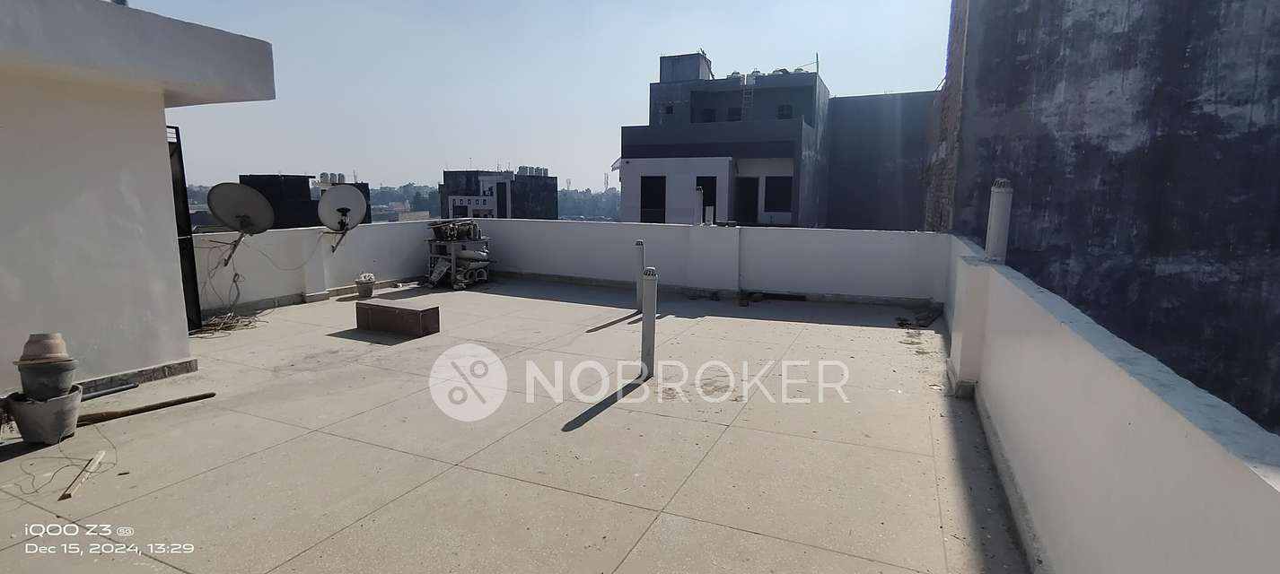 3 BHK Flat In Dda Flats For Sale  In  Rohini