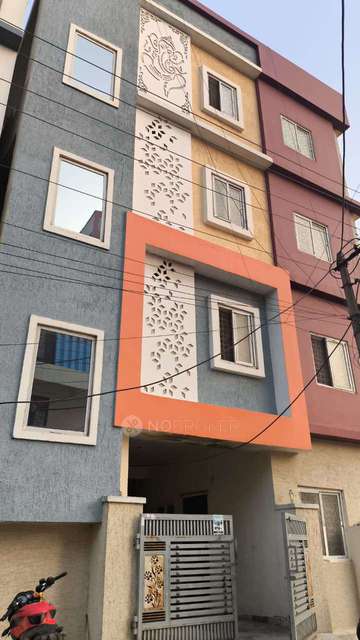 4+ BHK Flat In Standardlone Building  For Sale  In  Isnapur