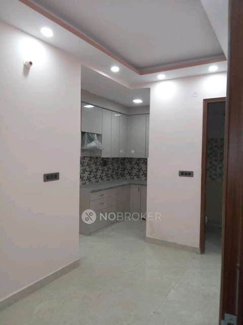 3 BHK Flat In 101, Part 1 And Part 2 For Sale  In Laxmi Nagar