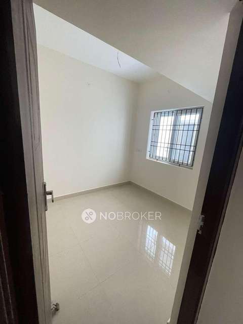 2 BHK Flat In Grand Sagacity For Sale  In Paruthippattu