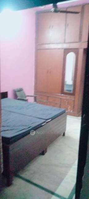 PG for Boys in Crossings Republik