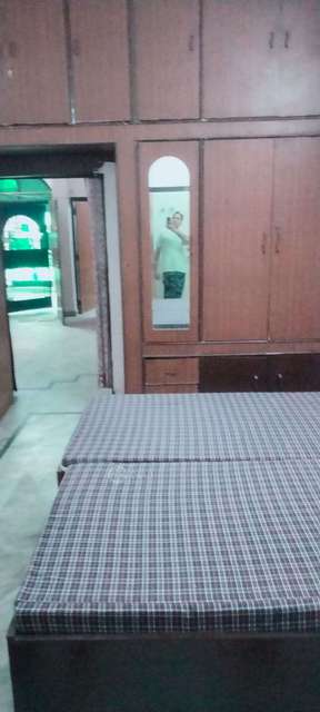 PG for Boys in Crossings Republik