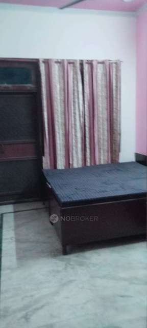 PG for Boys in Crossings Republik