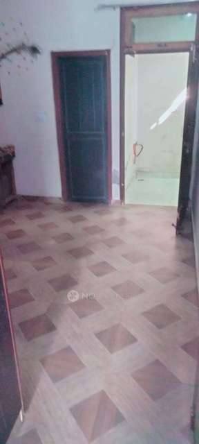 PG for Boys in Crossings Republik