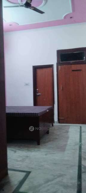 PG for Boys in Crossings Republik