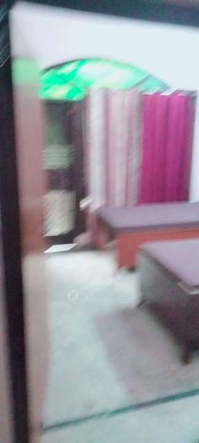 PG for Boys in Crossings Republik