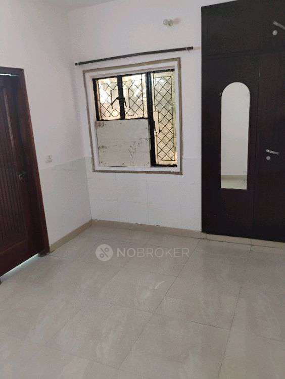 2 BHK Flat In Saraswati Enclave for Rent  In Rohini