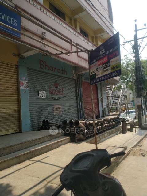 3 BHK Flat In Standalone Building  For Sale  In Moosarambagh