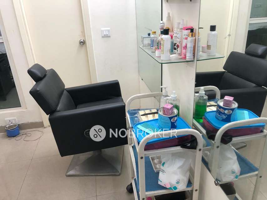 1 RK Flat In Gaur City-2 For Sale  In Gaur City 2