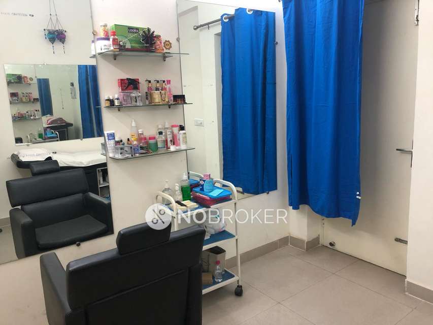 1 RK Flat In Gaur City-2 For Sale  In Gaur City 2