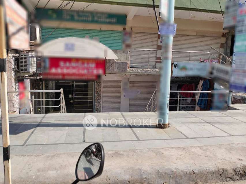 Shop in Vaishali, Ghaziabad for sale 