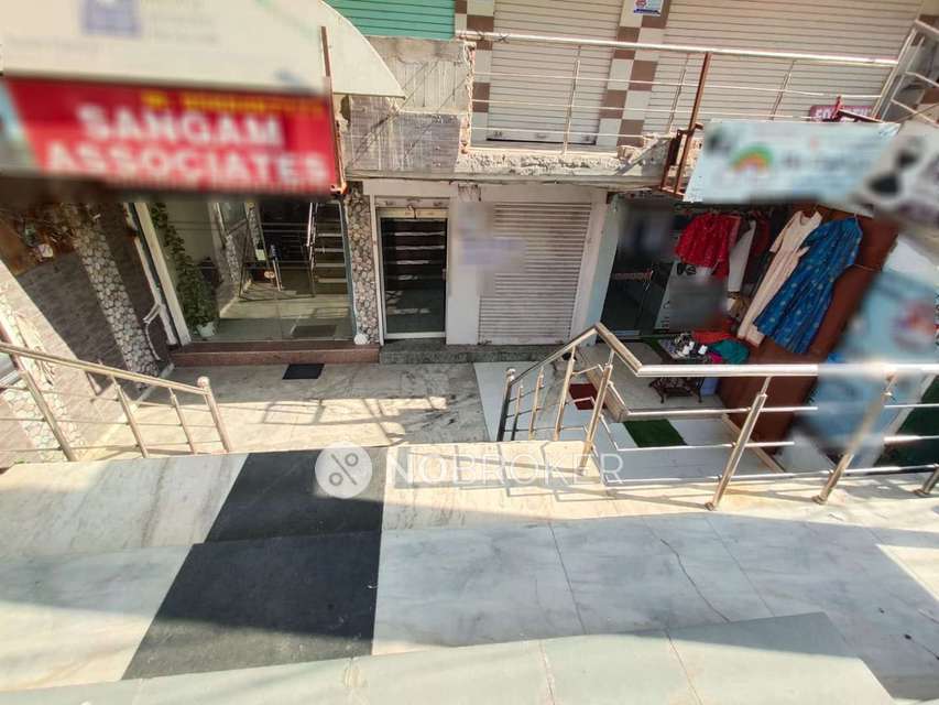 Shop in Vaishali, Ghaziabad for sale 