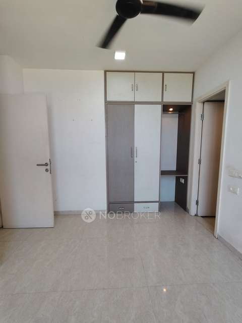 1 BHK Flat In Hiranandani Solitaire For Sale  In Thane West