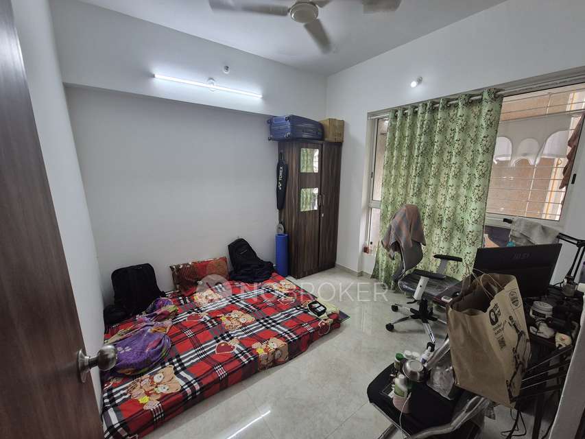 Single Room for Male In 3 BHK  In Lodha Amara, Thane In Thane West