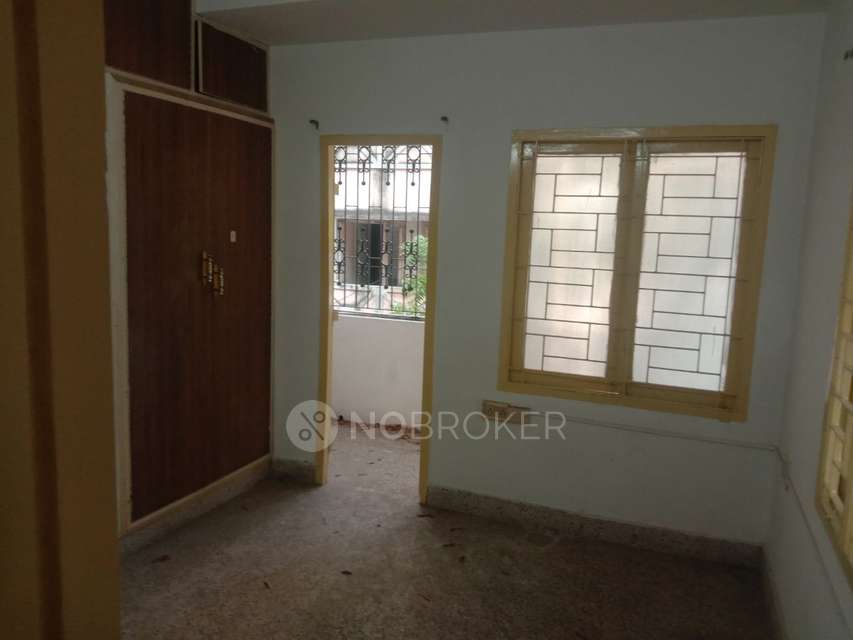2 BHK Flat In Sarojini Apartments, T Nagar For Sale  In Sarojini Street