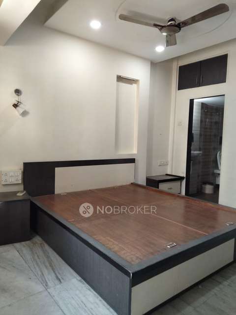 2 BHK Flat In Shree Ganesh Nagar Chs For Sale  In Parel