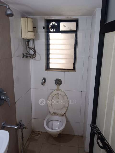 2 BHK Flat In Aditya Borivali Nandkuvar Chs Ltd For Sale  In Borivali West