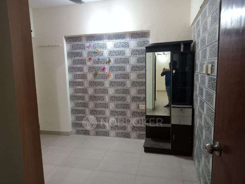 1 BHK Flat In Hirapara Shree Vallabh Tower For Sale  In Malad West
