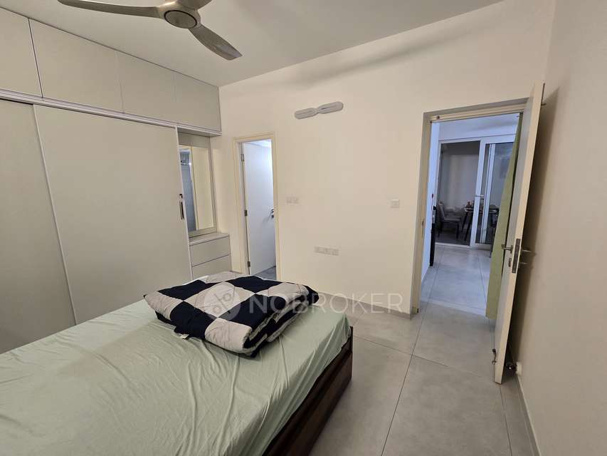 Single Room for Female In 2 BHK  In Casagrand Boulevard, Doddagubbi In Doddagubbi