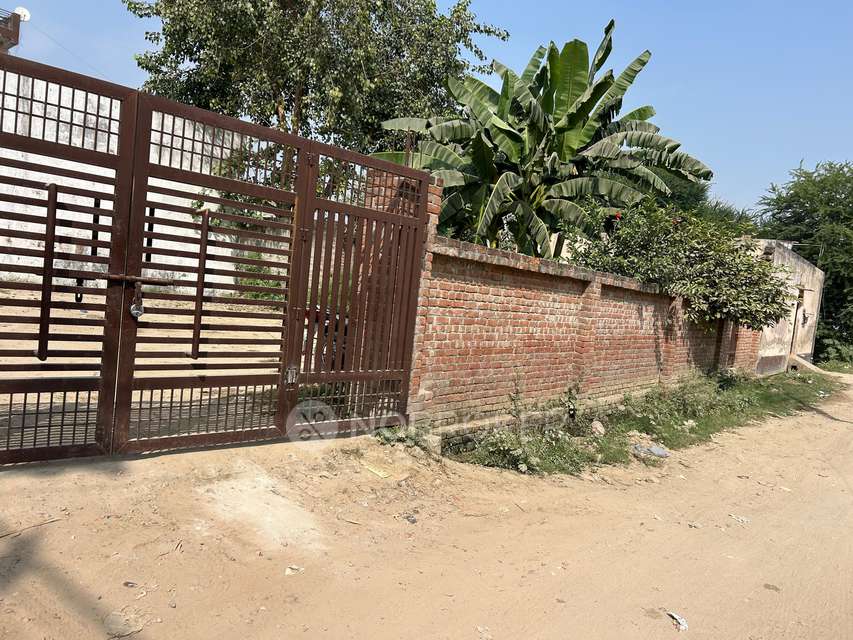 Godown/Warehouse in Ram Shyam Garden, Noida for Rent 